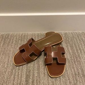 Hermes Oran style brown sandals size 8.5